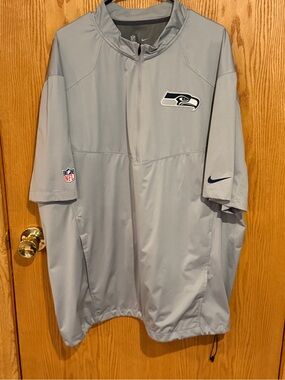 Nike Seattle Seahawks Gray Short-Sleeve Pullover on field jacket